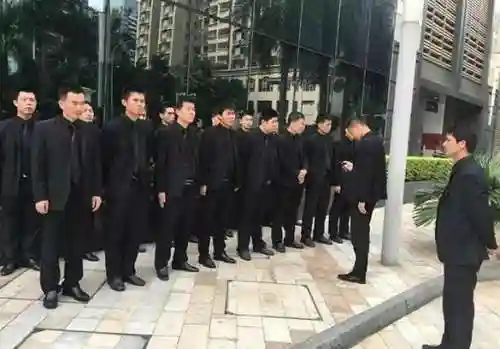 保镖阵容站姿搭配_1插图1