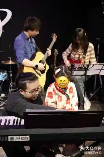 自组乐队阵容插图